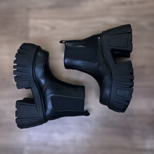 SOLD Current Mood chelsea boots